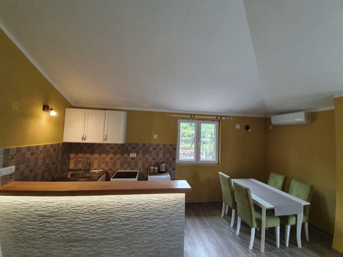 Apartments Kingfisher เวียร์ปาซาร์ ภายนอก รูปภาพ